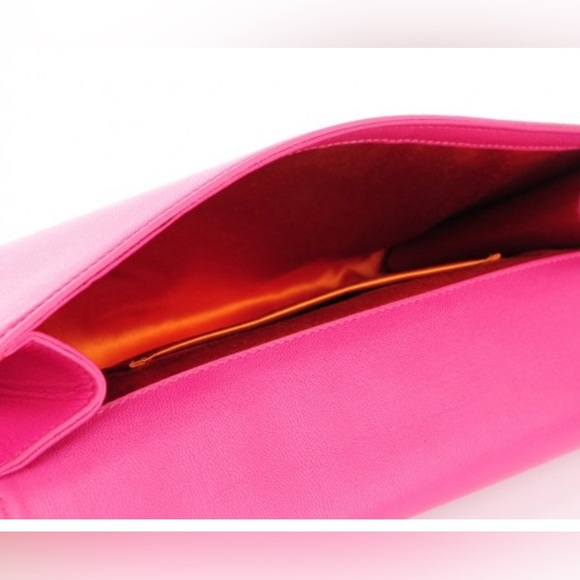 SAINT LAURENT
Goatskin Colorblock Belle De
Jour Clutch Fuchsia - Picture 10 of 11